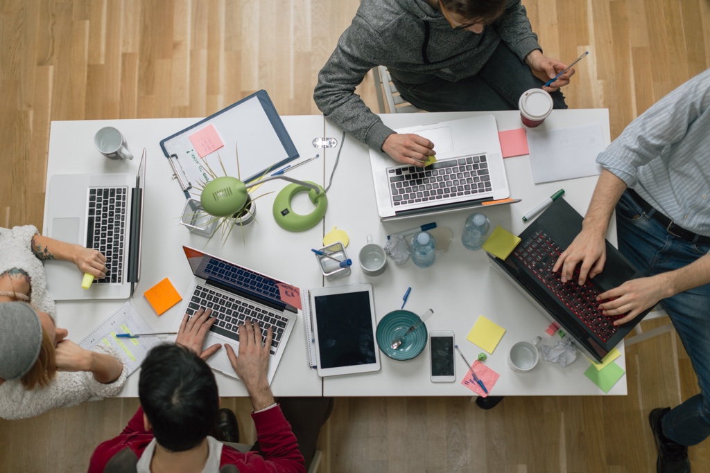 Developers Working In Their Office - Pionieri del Tech
